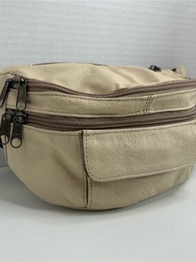 Vintage Cream Leather Waist Bag With Adjustable Strap & Multiple Zipper Pockets